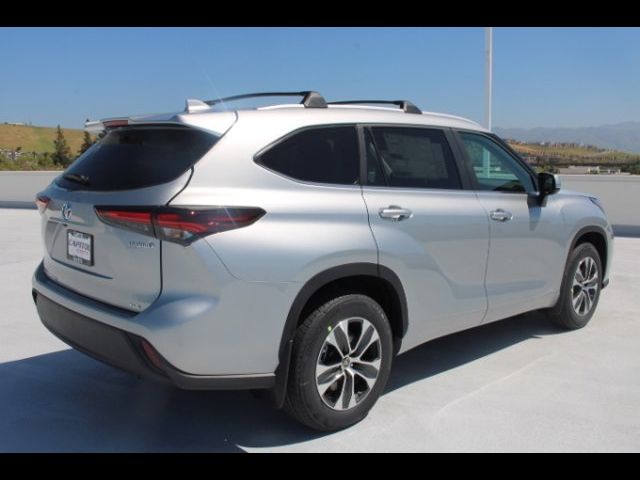 2024 Toyota Highlander Hybrid XLE