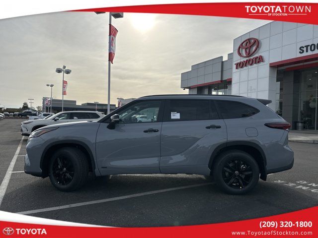 2024 Toyota Highlander Hybrid XLE Nightshade