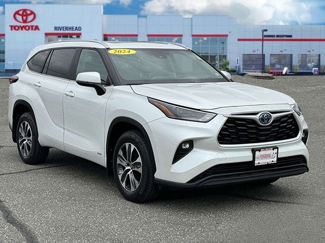 2024 Toyota Highlander 