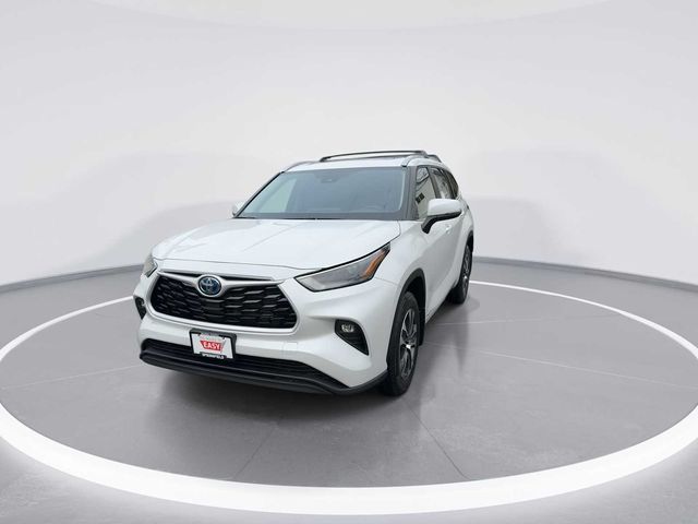 2024 Toyota Highlander Hybrid XLE