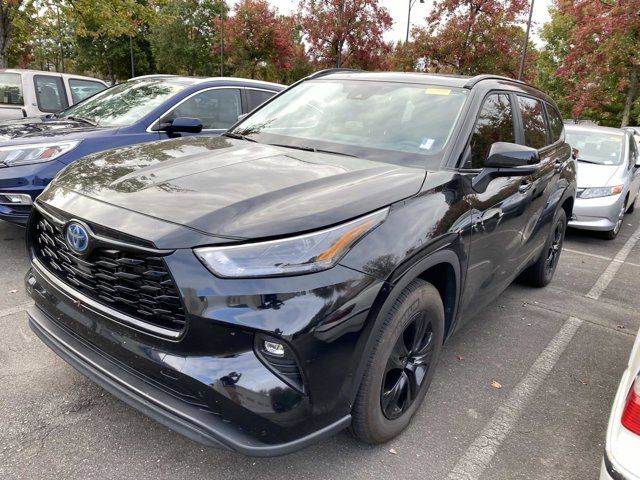 2024 Toyota Highlander Hybrid XLE Nightshade