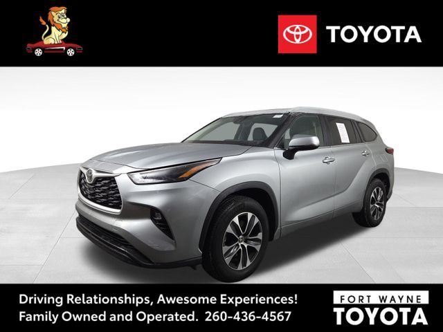 2024 Toyota Highlander LE