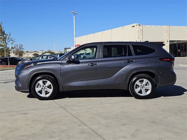 2024 Toyota Highlander LE