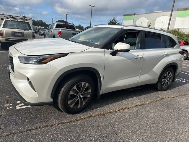 2024 Toyota Highlander LE