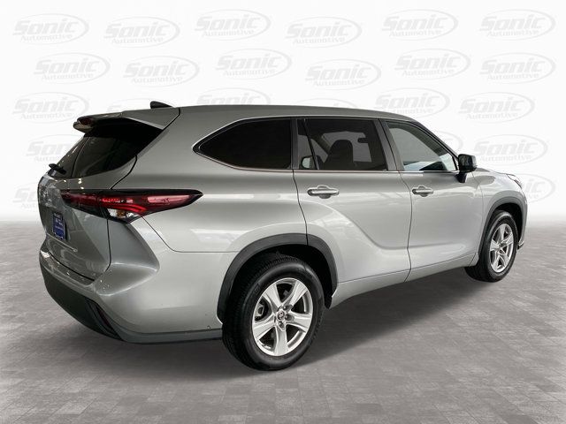 2024 Toyota Highlander LE