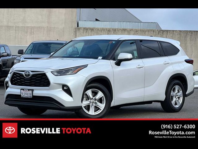 2024 Toyota Highlander LE