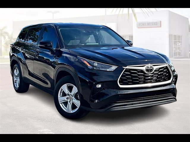 2024 Toyota Highlander LE