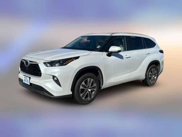 2024 Toyota Highlander LE