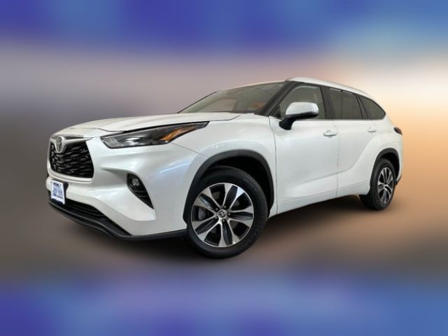 2024 Toyota Highlander LE