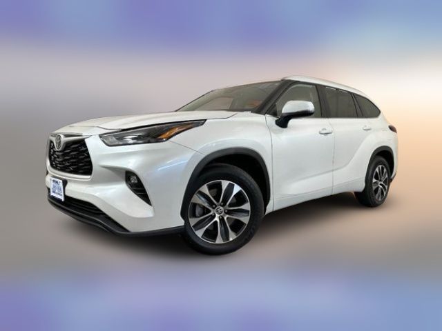 2024 Toyota Highlander LE