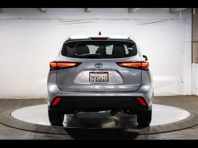 2024 Toyota Highlander LE