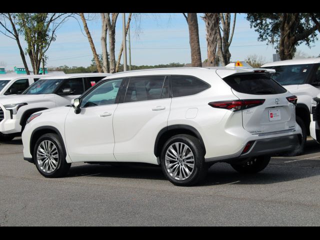 2024 Toyota Highlander Platinum