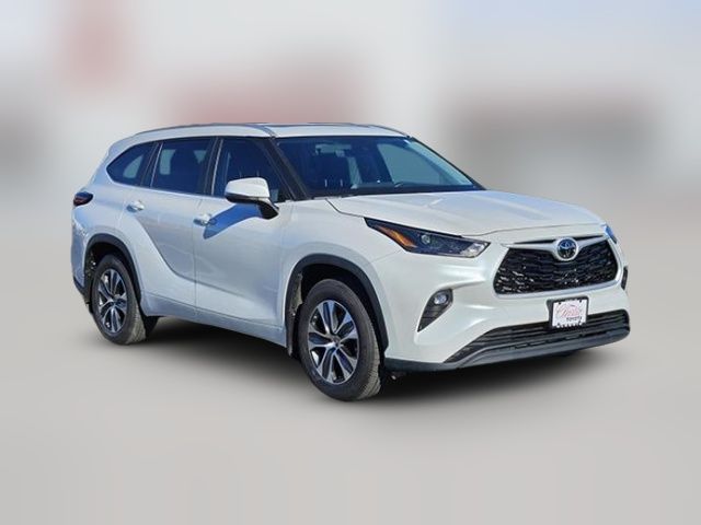 2024 Toyota Highlander XLE