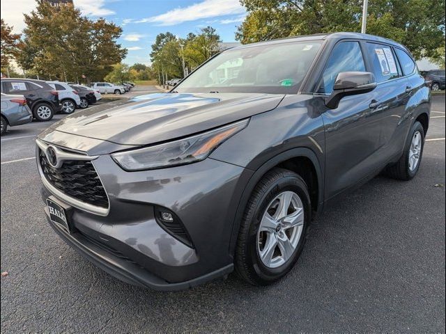 2024 Toyota Highlander LE