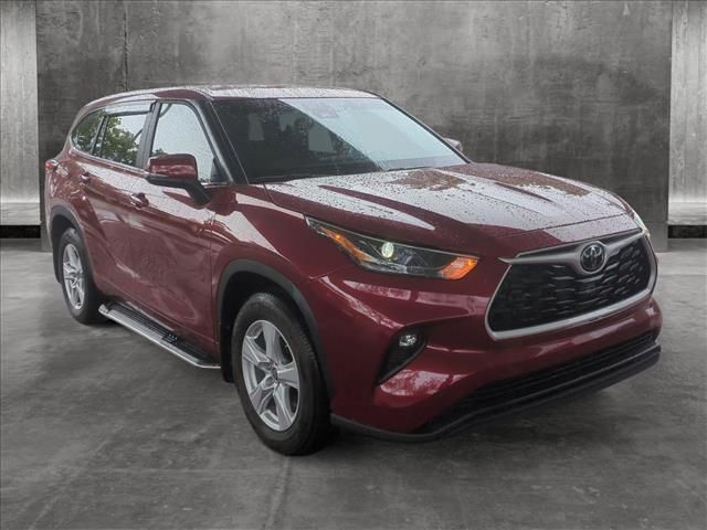 2024 Toyota Highlander LE