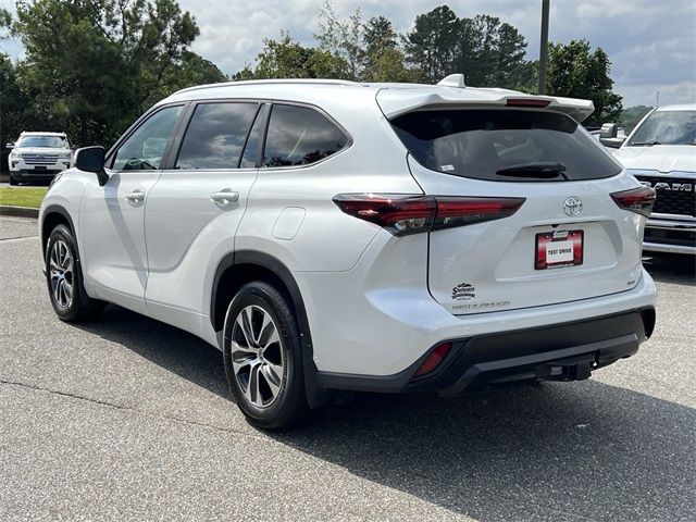 2024 Toyota Highlander LE