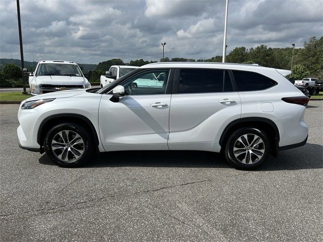 2024 Toyota Highlander LE