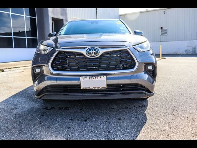 2024 Toyota Highlander LE