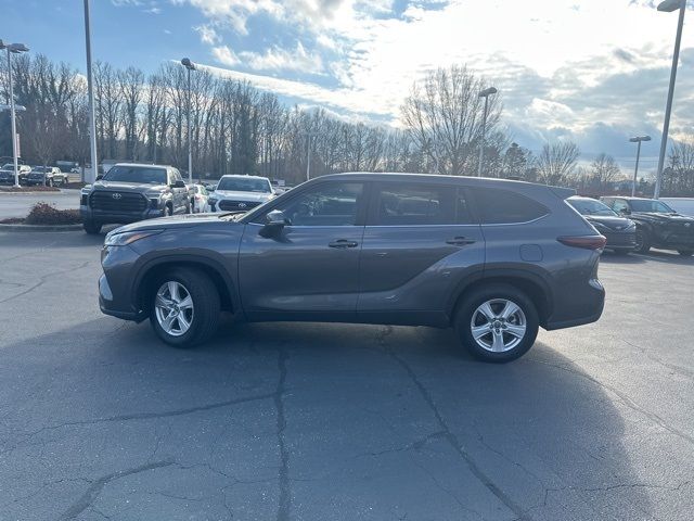 2024 Toyota Highlander LE