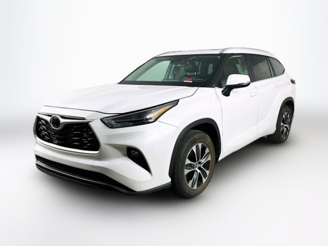 2024 Toyota Highlander LE