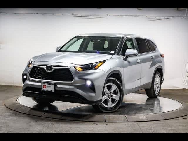 2024 Toyota Highlander LE