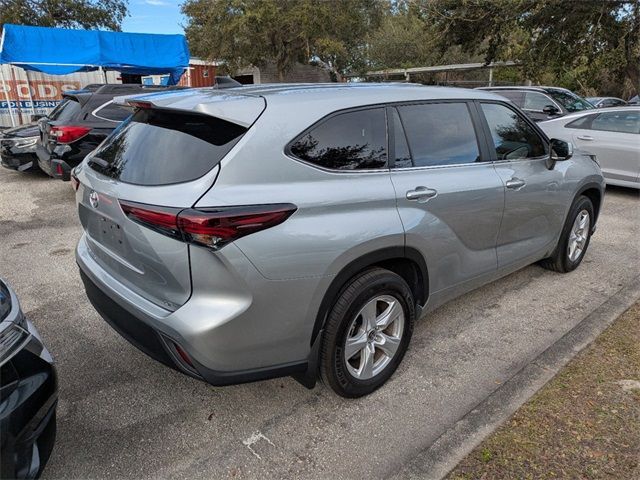 2024 Toyota Highlander LE