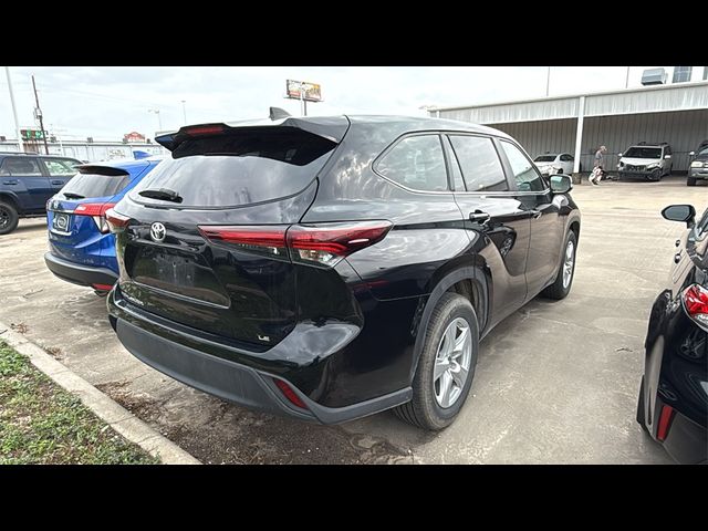 2024 Toyota Highlander LE