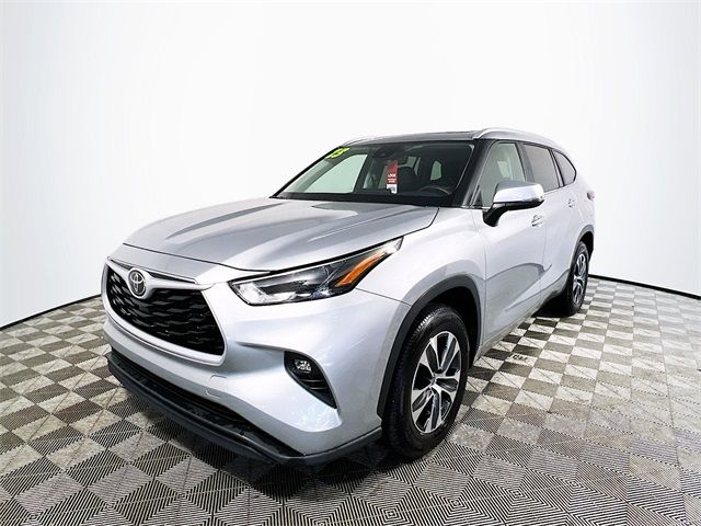 2024 Toyota Highlander LE