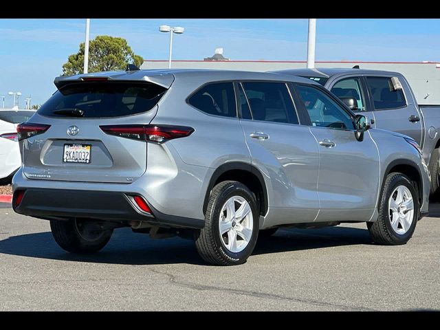 2024 Toyota Highlander LE