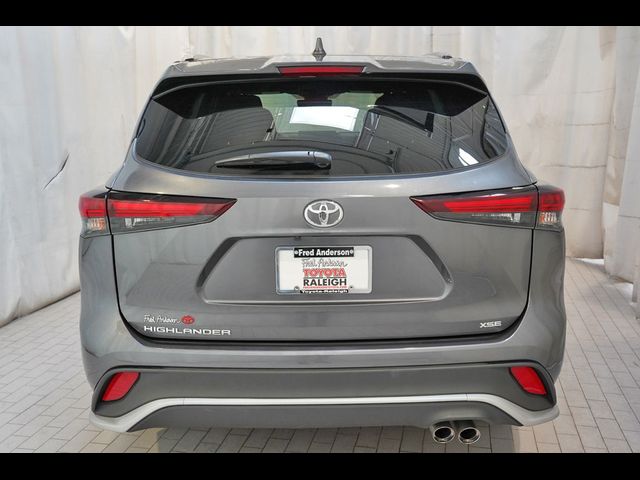 2024 Toyota Highlander LE