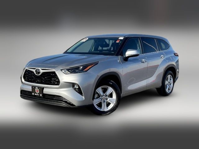 2024 Toyota Highlander LE