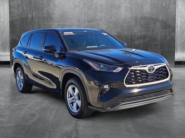 2024 Toyota Highlander LE