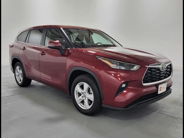 2024 Toyota Highlander LE