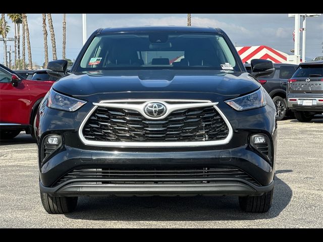 2024 Toyota Highlander LE