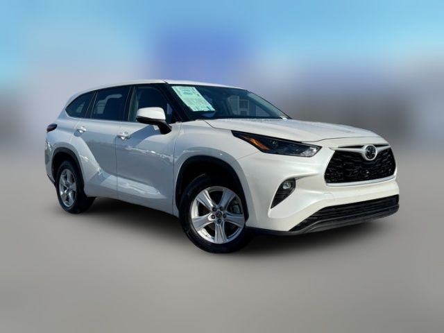 2024 Toyota Highlander LE