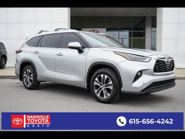 2024 Toyota Highlander LE