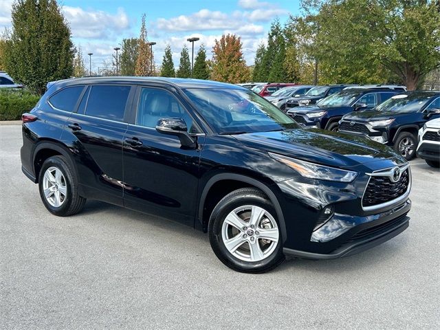 2024 Toyota Highlander LE