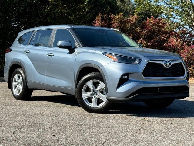 2024 Toyota Highlander LE