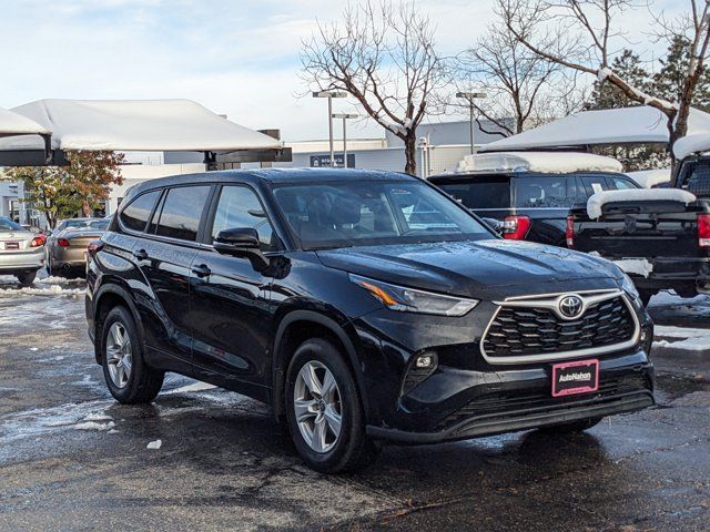 2024 Toyota Highlander LE