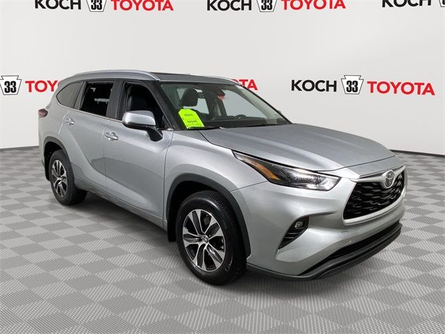 2024 Toyota Highlander LE