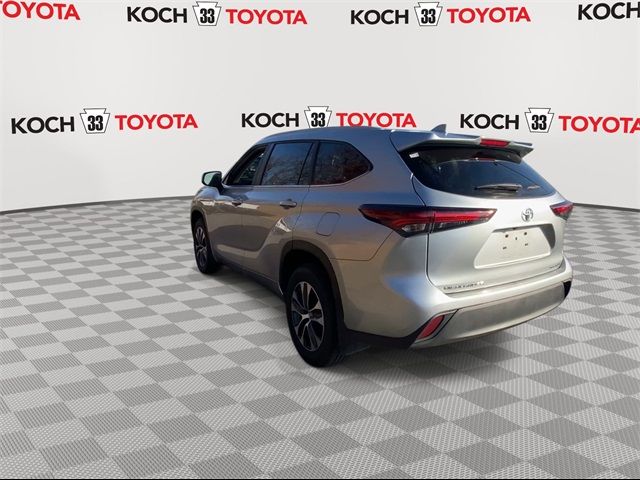 2024 Toyota Highlander LE