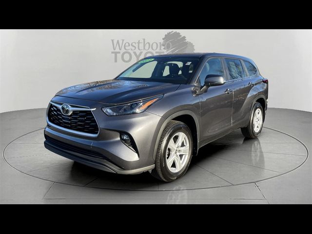 2024 Toyota Highlander LE