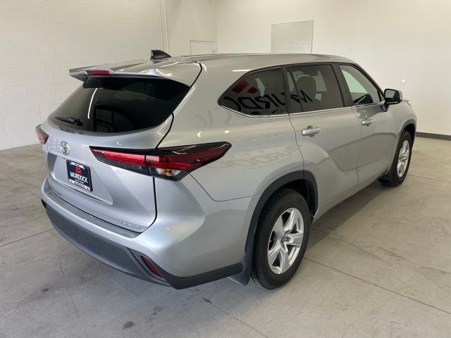 2024 Toyota Highlander LE