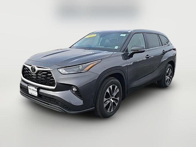 2024 Toyota Highlander LE