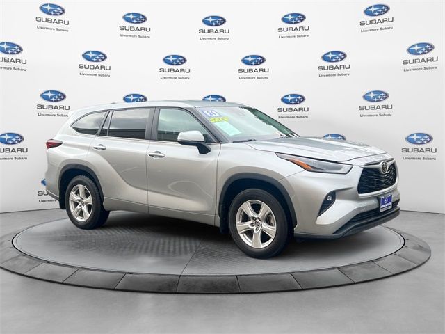 2024 Toyota Highlander LE