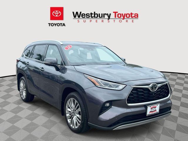 2024 Toyota Highlander LE