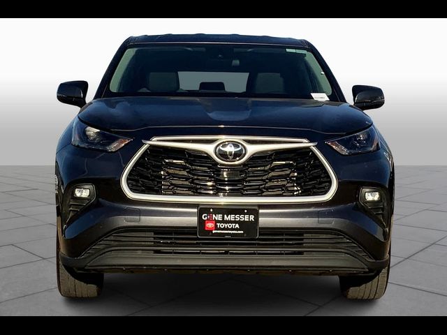 2024 Toyota Highlander LE