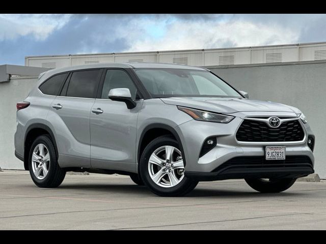 2024 Toyota Highlander LE