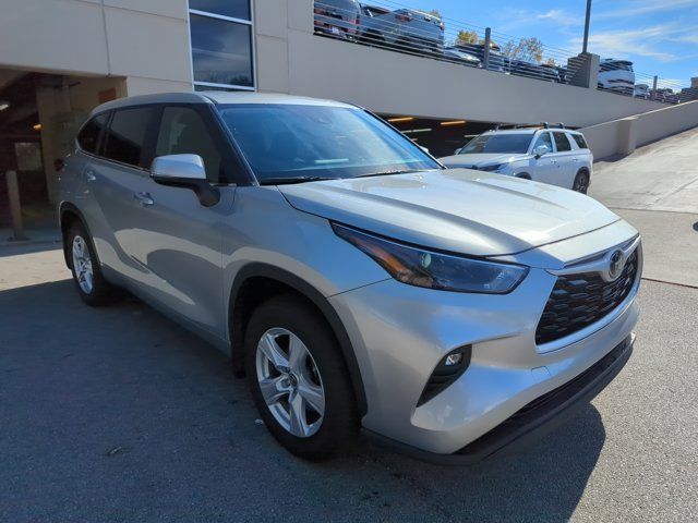 2024 Toyota Highlander LE