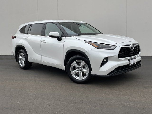 2024 Toyota Highlander LE